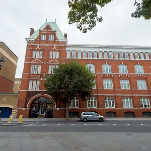 Apartment Great Dover Street, London